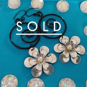 Black wire spiral flower earrings